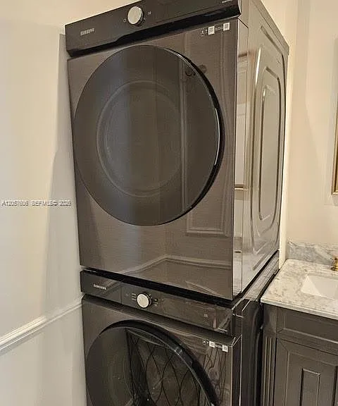 611 NE 14th Ct #611 — Photo 36