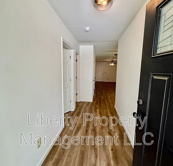 534 E 6th Ave — Photo 4