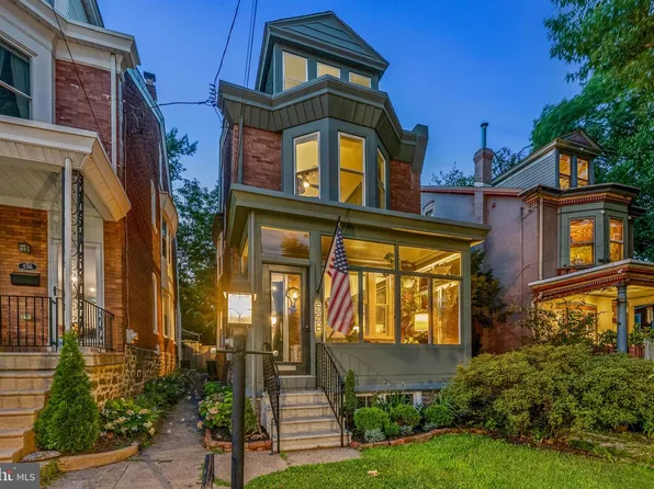 558 Jamestown St, Philadelphia, PA 19128