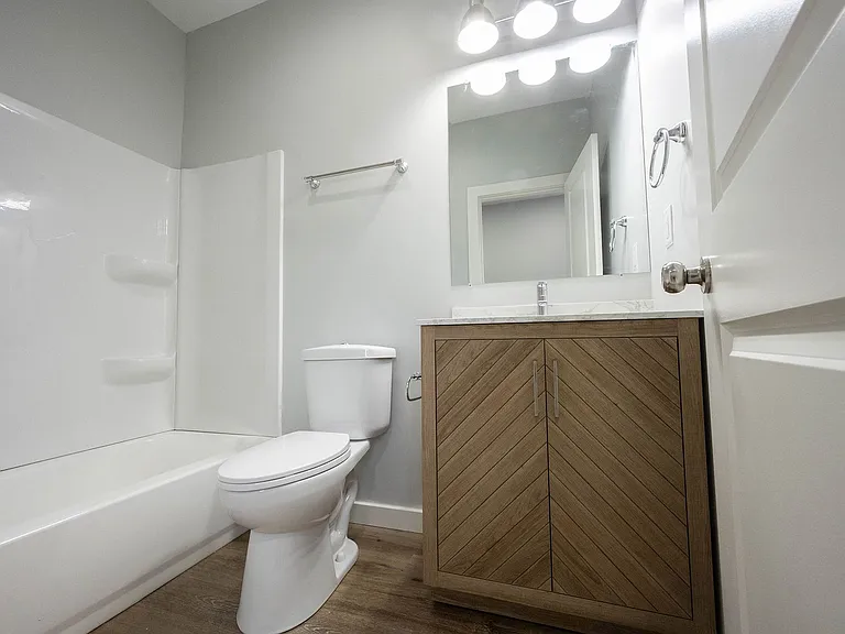 2810 E. Michigan St — Photo 15