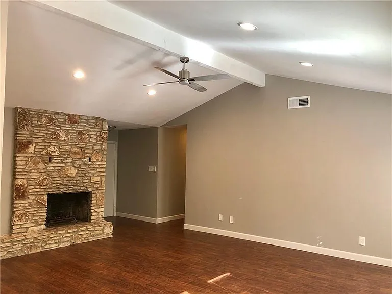 3401 Valley Pike Rd — Photo 3