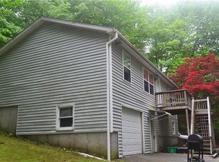 69 Alpine Dr, Sandy Hook, CT 06482