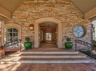 7309 Nichols Rd, Nichols Hills, OK 73120