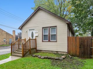 1413 Lloyd Ave, Waukegan, IL 60085