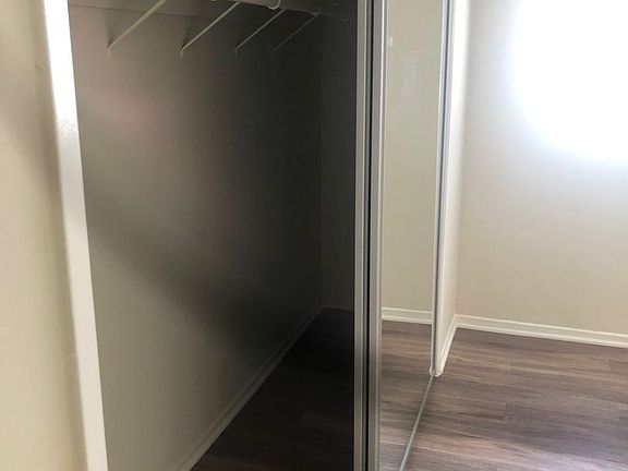 2nd image of 5204 Yarmouth Ave APT 106