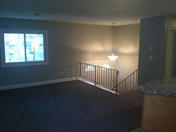 4th image of 949 Dillewood Ave