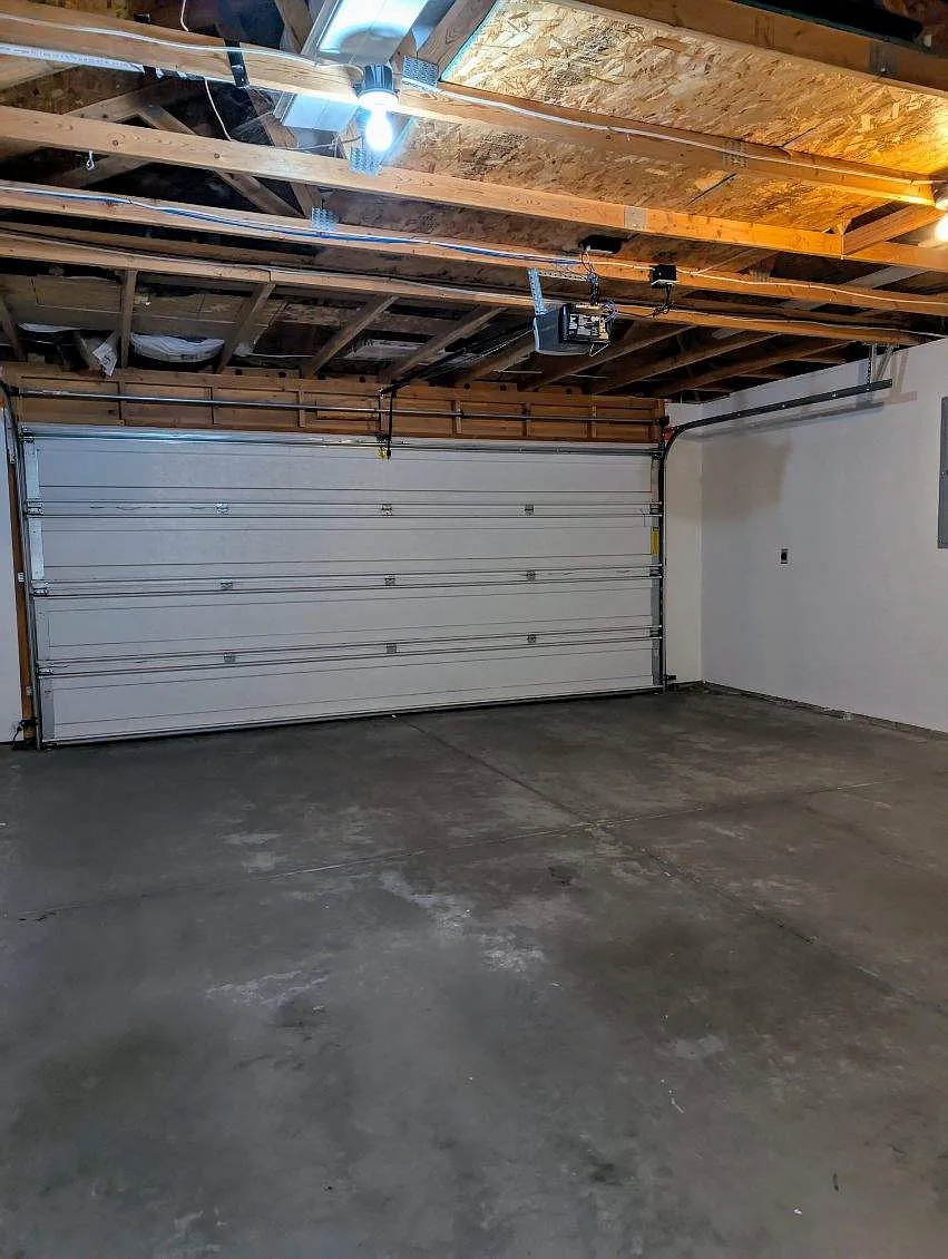 3 bed, 1344 sqft, $2,200 — Photo 4