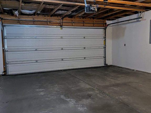 4th image of 4610 Seville Dr