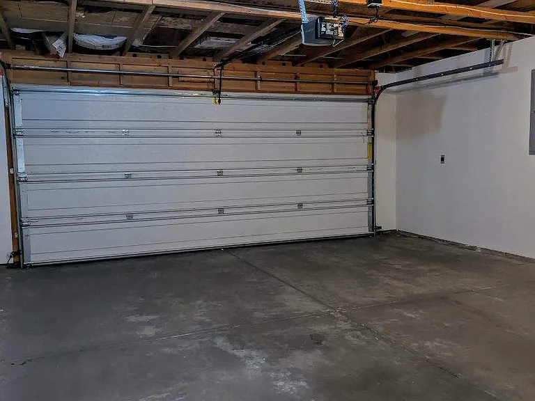 4610 Seville Dr — Photo 4