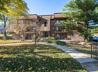 416 Melrose Ave APT 102, Glen Ellyn, IL 60137