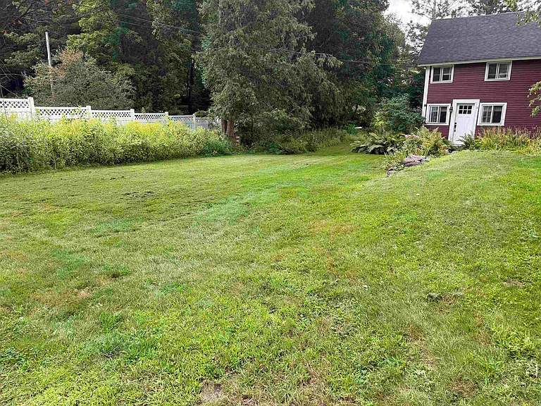 38 Sunset St — Photo 14