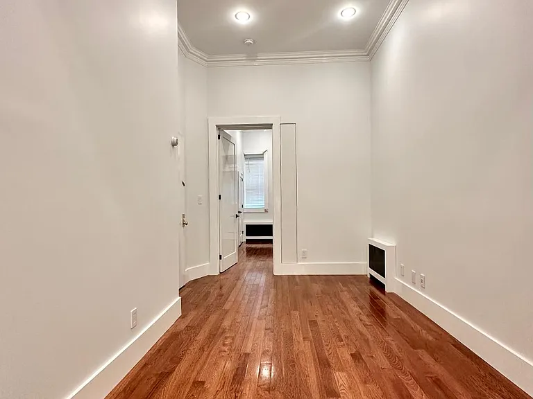 219 Franklin St #1 — Photo 2