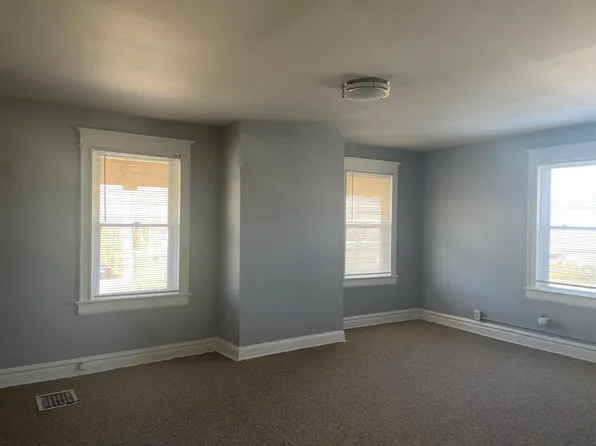 3900 Tracy Ave #B, Kansas City, MO 64110