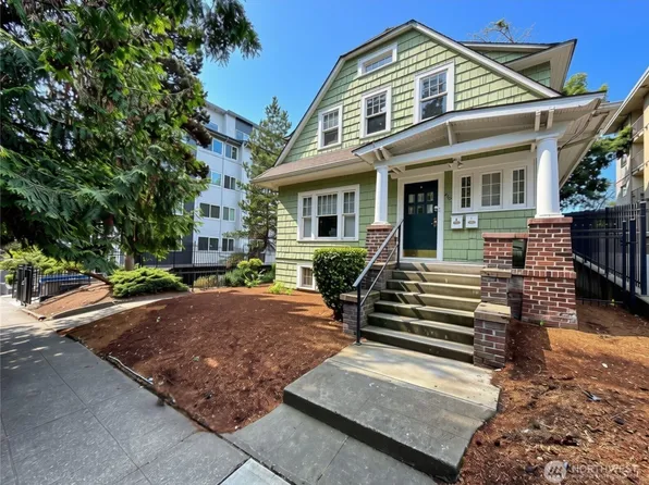 4247 7th Avenue NE, Seattle, WA 98105