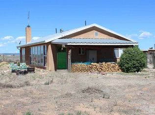 166 Cuchilla Rd, Ranchos De Taos, NM 87557