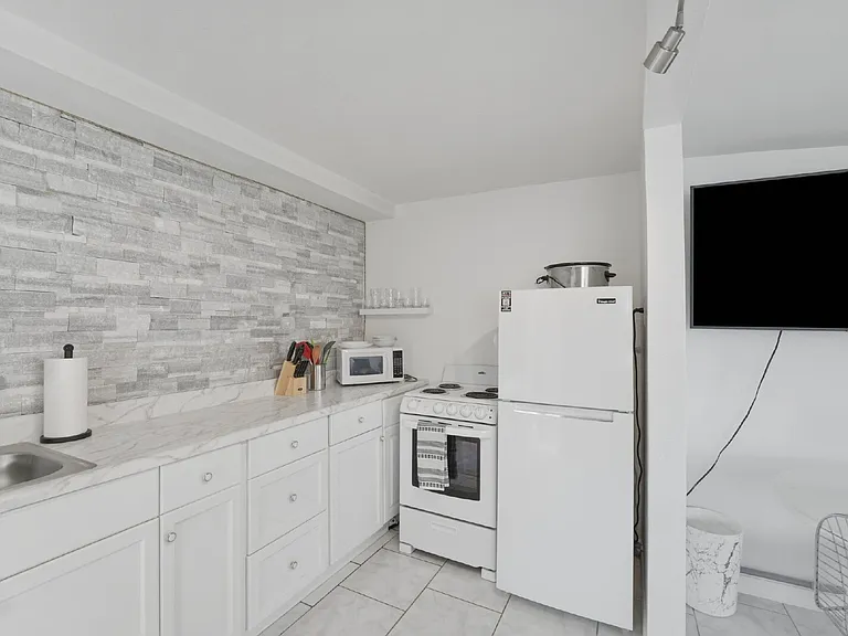 438 Granada Blvd #C — Photo 10