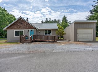 421 Lexington Ave NE, Bandon, OR 97411