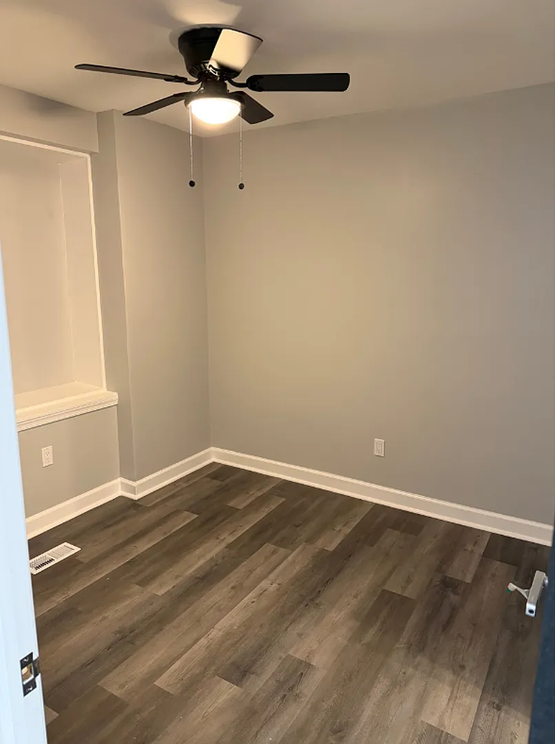 3718 E Lombard St $600 Private Room (Shared Bath) — Photo 4