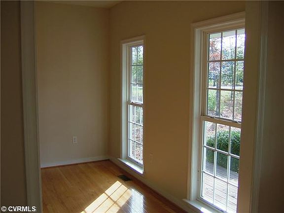 4th image of 8009 Glendale Woods Xing
