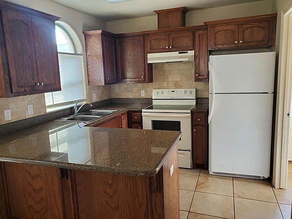 4th image of 1911 Horsetail Fls APT 3