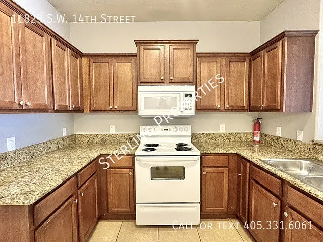 11823 SW 14th St — Photo 14