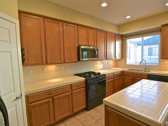 4th image of 1102 Wabesco Pl