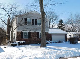 681 Silver Rock Ln, Buffalo Grove, IL