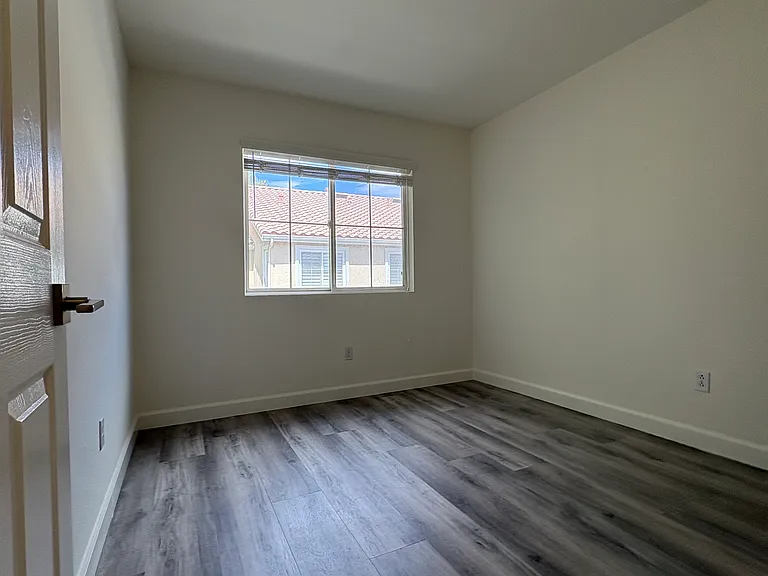 25735 Perlman Pl #A — Photo 12