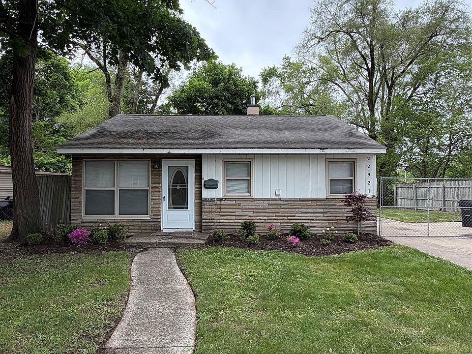 1st image of 22921 Rosewood St