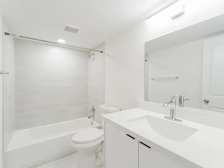 Deerfield East — Photo 24