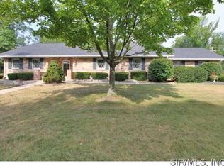 99 Pine Lake Rd, Collinsville, IL 62234