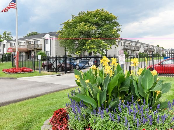 6737 N Wayne Rd APT 206B