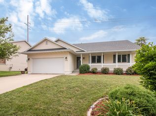 2336 E Marion St, Des Moines, IA 50320