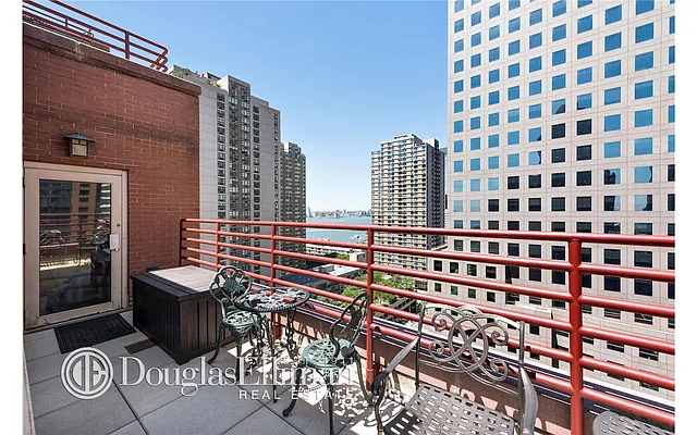Sold by Douglas Elliman | media 21