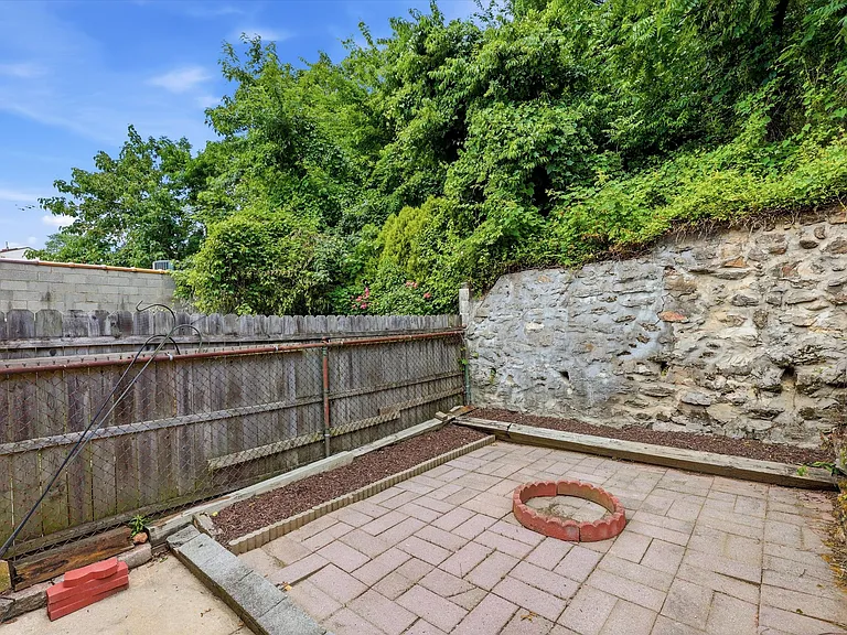 4795 Silverwood St — Photo 24