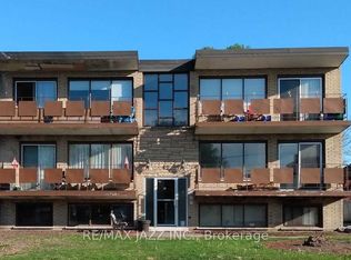 43 Wayne Ave #2, Oshawa, ON L1G 3P8