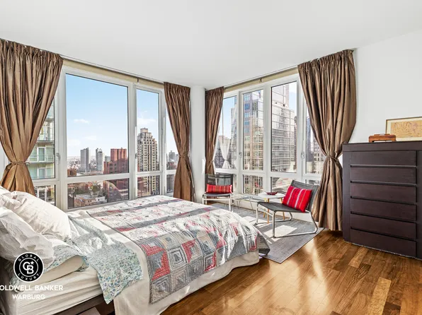 250 East 53rd Street image 8 of 20