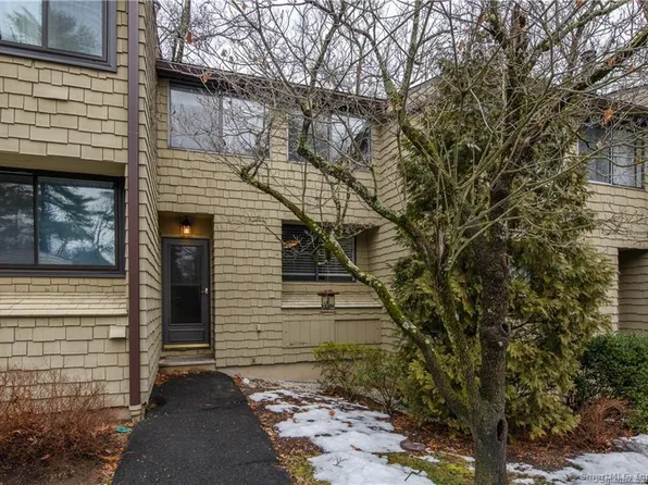 4 Gillette Court #B, Simsbury, CT 06070