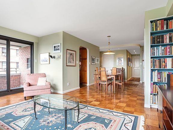 3rd image of 264 Broadway Unit A1006