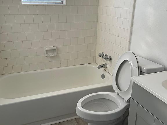 3rd image of 213 N Carys Ln