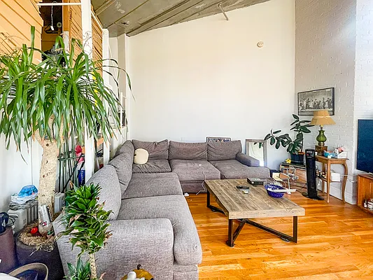 Rented by MySpaceNYC | media 16