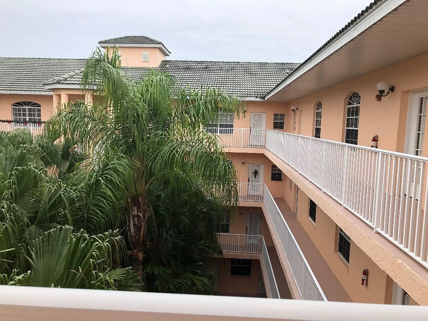 3br/2ba/1cg Seasonal Rental In Courtyards Of Gondola Park — Photo 3