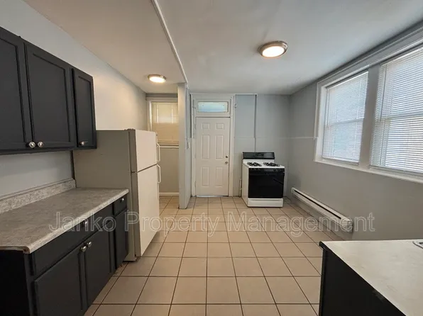 8346 S Maryland Ave, Chicago, IL