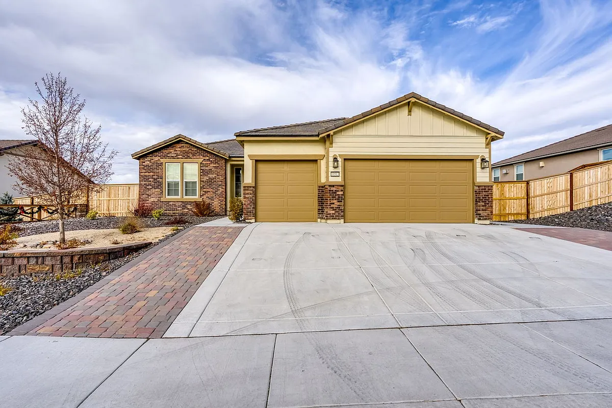 Building Photo - 10513 Claim Jumper Way