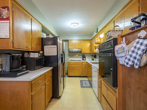 2nd image of 13471 Beaver Pike