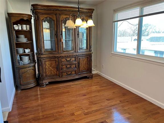 4th image of 15-73 216th St