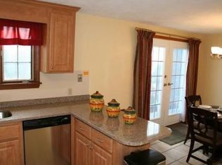16 Queensboro Ct, Norwood, MA 02062