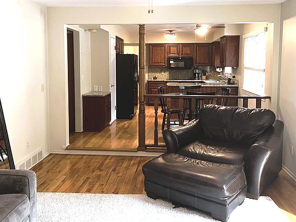 5th image of 1707 Fox River Dr