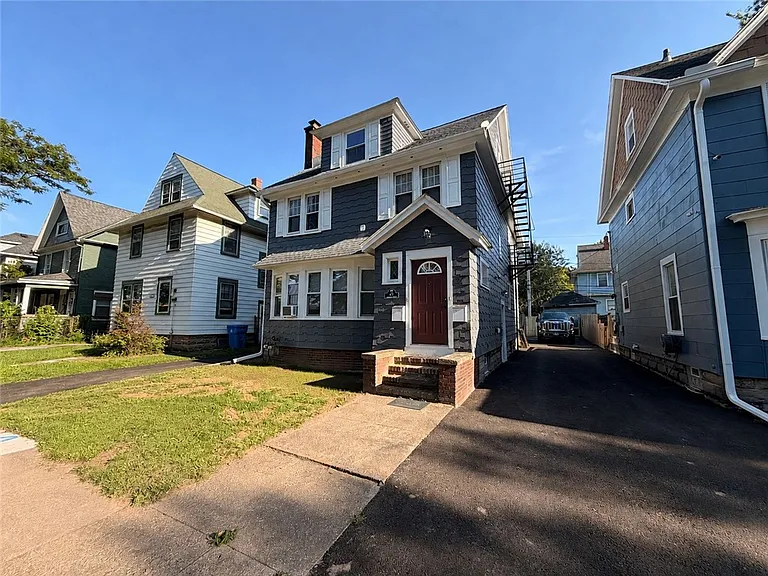 67 Pembroke St #UP — Photo 1