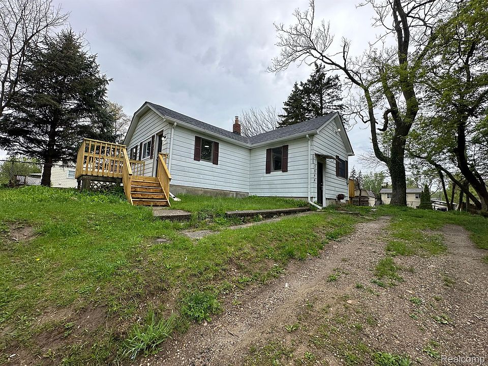 1st image of 3844 Cresthaven Dr